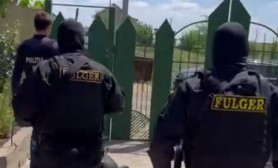 Omorul de la Sîngerei: Poliția a reținut doi suspecți și au ridicat arma din care s-ar fi tras